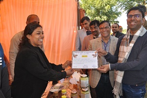 उष्ट्र-करतब-01_1.jpg 