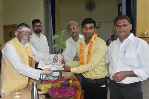 कृषि विज्ञान केवीके-भाकृअनुप-भारतीय पशु चिकित्सा अनुसंधान संस्थान, इज्जतनगर एवं कृषि विभाग, बरेली द्वारा कृषक सम्मान सम्मेलन का आयोजन