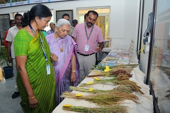 Anandiben-Patel-Hon-Governor-UP-IIM-03.jpg 