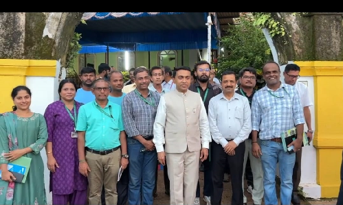 Dr. Pramod Sawant participates in the Viksit Krishi Sankalp Abhiyan programme at Raia Village
