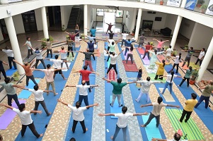 ICAR-NBFGR-celebrates-the-9th-International-Yoga-Day-02.jpg