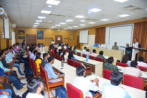 Sanjay-Garg-interacts-ARS-ICAR-NAARM-02_0.jpg