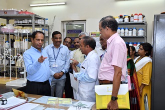 Visit-soil-water-testing-laboratory-01_0.jpg 