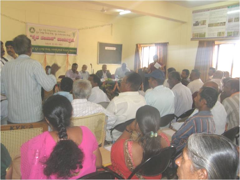 DG-visit-kvk-chitradurga-tumkur-21-02-2012-3