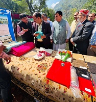 Farmers-deliberate-03