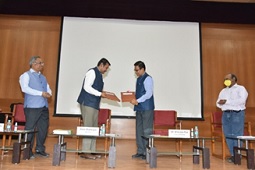 ICAR-NAARM-signs-MoU-with-NCDEX-Institute-of-Commodity-Markets-and-Research-01