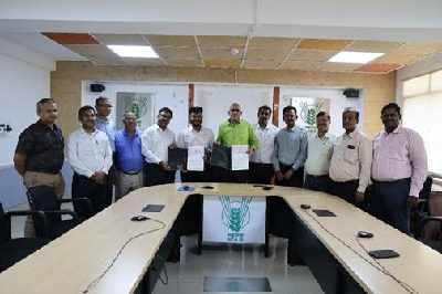 ICAR-CIRCOT, Mumbai Signs MoU for Technology Transfer of Protective Gloves for Cotton Picking Workers