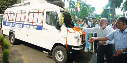 Mobile-research-laboratory-28-06-2012-s