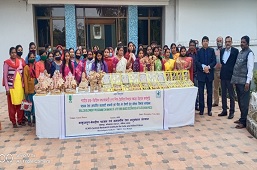Skill-Development-Programme-on-Making-of-Fibre-based-Decorative-Items-for-Women-and-SHG-Members-concludes-01