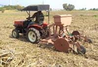 Tractor Operated Fertilizer Dibbler for Ratoon Sugarcane