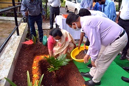 Union-Minister-of-State-for-Agriculture-Farmers-Welfare-visits-ICAR-CCARI-Goa-03