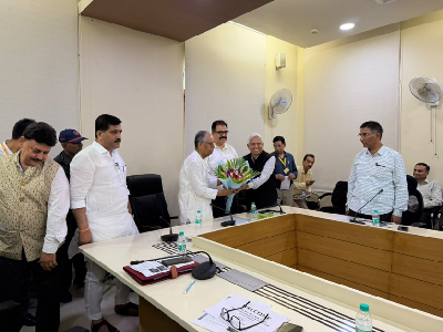 Minister of State for Agriculture Reviews Khet Bachao Abhiyan Activities of ICAR Institutes and State Departments in Pune
