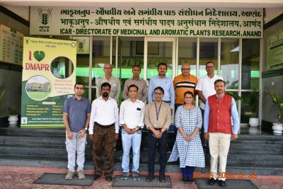 ICAR-DMAPR, Anand organises training on Setting of Herbal Extracts Business-5